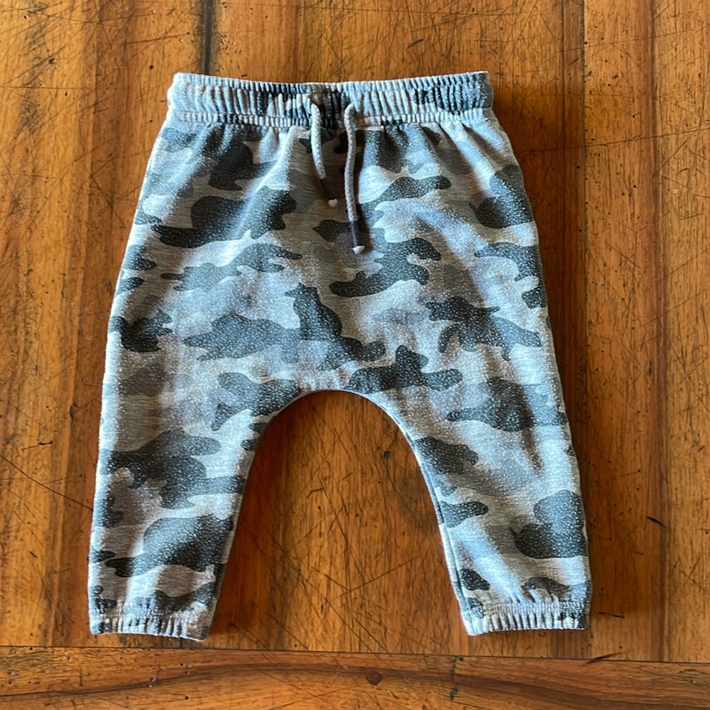 TUCKER + TATE | camouflage joggers | 18m